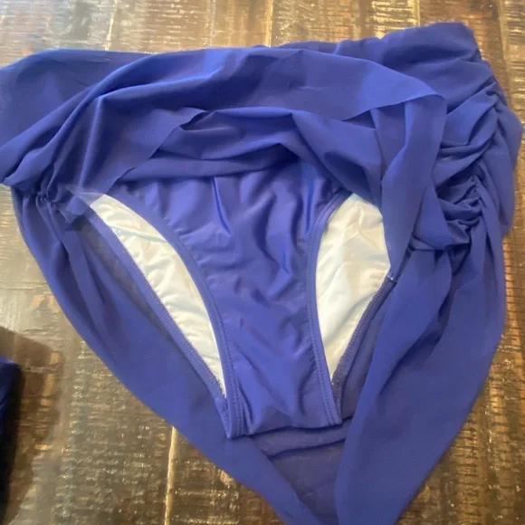 BLUE Atlantis Asymmetrical Bikini top & bottom set by Cupshe Size Large in BLUE - Picture 8 of 10